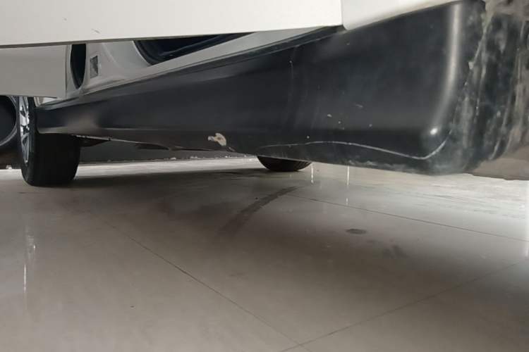 Used Mitsubishi ASX 2018 2.0L CVT Two-Wheel Drive Elite Edition Right Side Sill