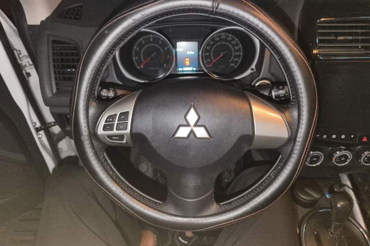 Used Mitsubishi ASX 2018 2.0L CVT Two-Wheel Drive Deluxe Edition Steering Wheel