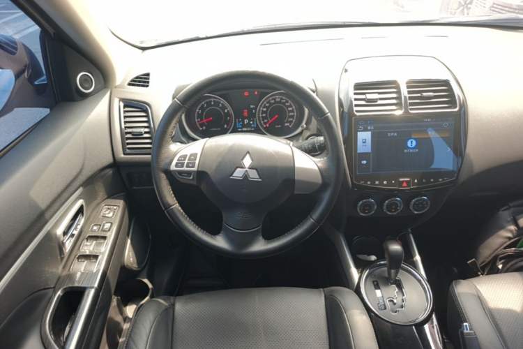 Used Mitsubishi ASX 2018 2.0L CVT Two-Wheel Drive Deluxe Edition Steering Wheel