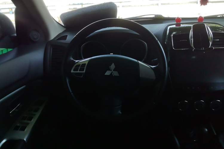 Used Mitsubishi ASX 2018 2.0L CVT Two-Wheel Drive Deluxe Edition Steering Wheel