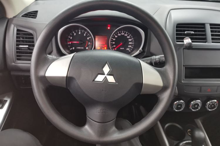 Used Mitsubishi ASX 2018 2.0L CVT Two-Wheel Drive Elite Edition Steering Wheel