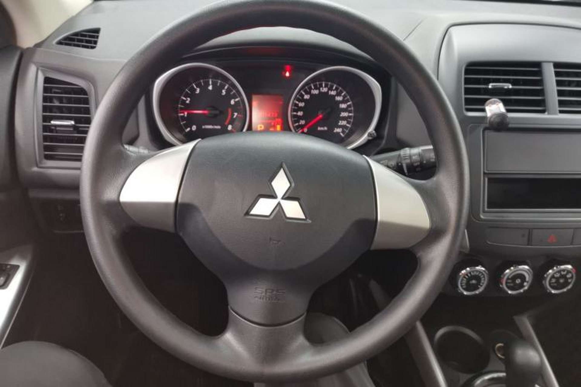 Used Mitsubishi ASX 2018 2.0L CVT Two-Wheel Drive Elite Edition Steering Wheel