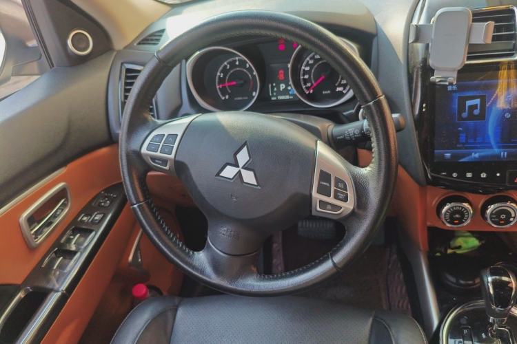 Used Mitsubishi ASX 2018 2.0L CVT Two-Wheel Drive Deluxe Edition Steering Wheel