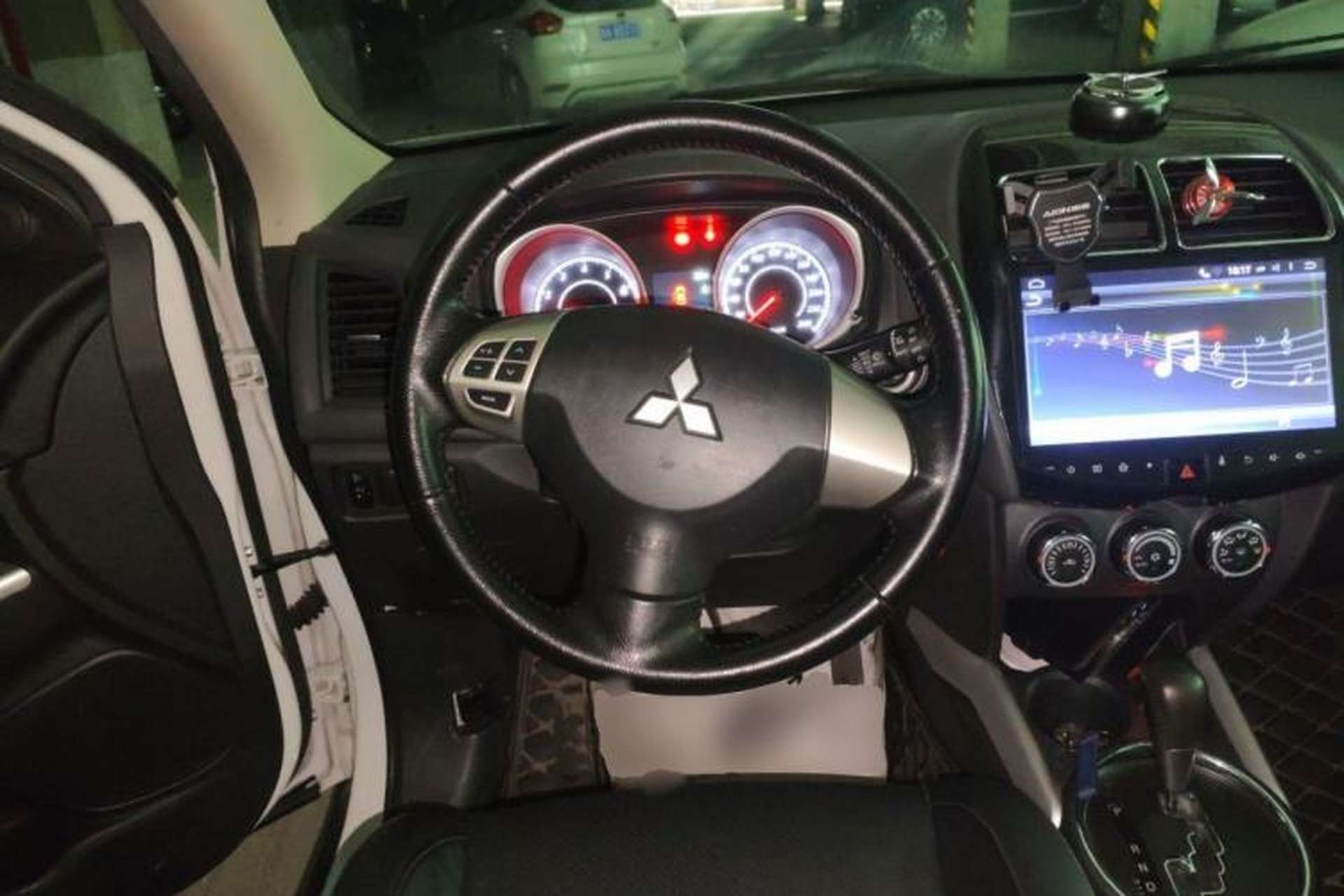 Used Mitsubishi ASX 2018 2.0L CVT Two-Wheel Drive Deluxe Edition Steering Wheel