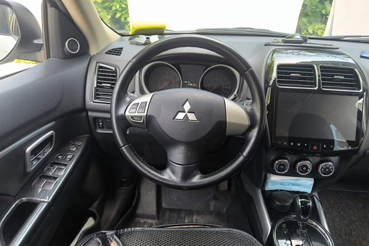 Used Mitsubishi ASX 2018 2.0L CVT Two-Wheel Drive Deluxe Edition Steering Wheel