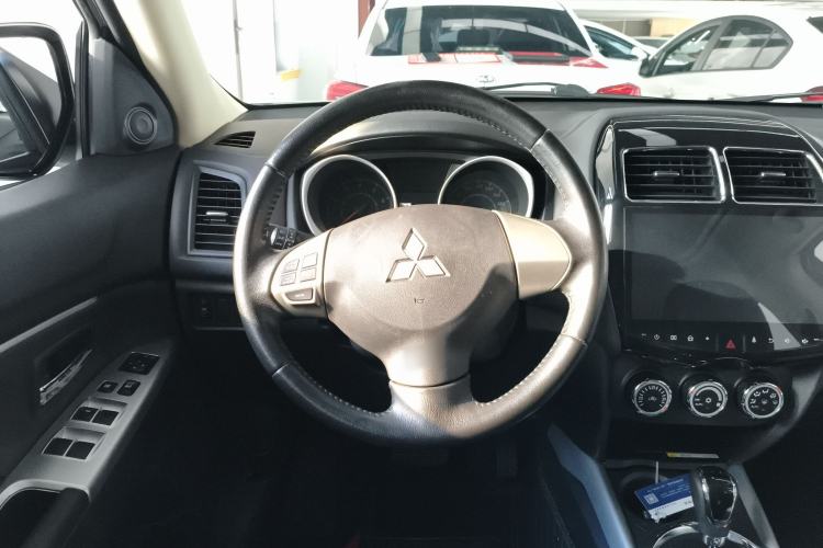 Used Mitsubishi ASX 2018 2.0L CVT Two-Wheel Drive Deluxe Edition Steering Wheel