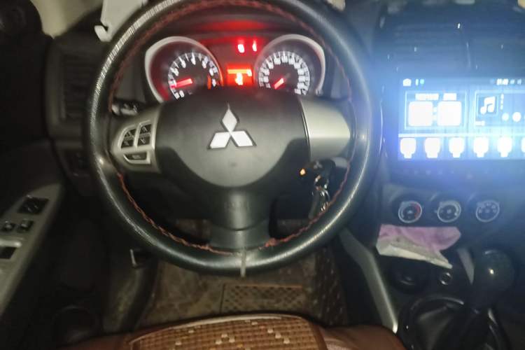 Used Mitsubishi ASX 2018 1.6L Manual Two-Wheel Drive Fashion Edition Steering Wheel