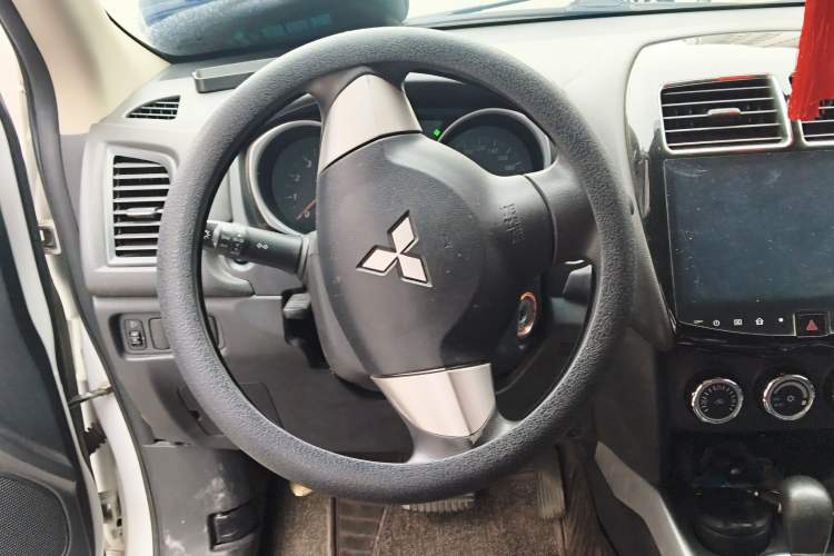Used Mitsubishi ASX 2018 2.0L CVT Two-Wheel Drive Elite Edition Steering Wheel