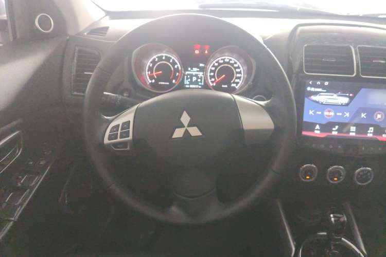 Used Mitsubishi ASX 2018 2.0L CVT Two-Wheel Drive Deluxe Edition Steering Wheel