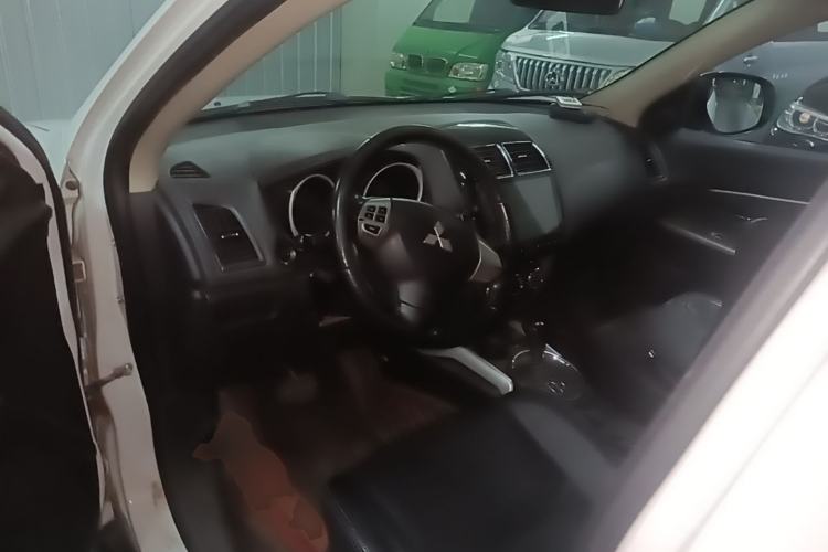 Used Mitsubishi ASX 2018 2.0L CVT Two-Wheel Drive Smart Orange Edition Steering Wheel