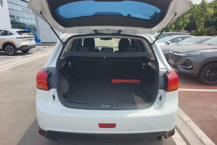 Used Mitsubishi ASX 2018 2.0L CVT Two-Wheel Drive Deluxe Edition Trunk