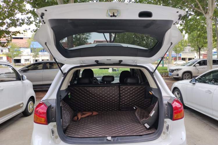 Used Mitsubishi ASX 2018 2.0L CVT Two-Wheel Drive Elite Edition Trunk