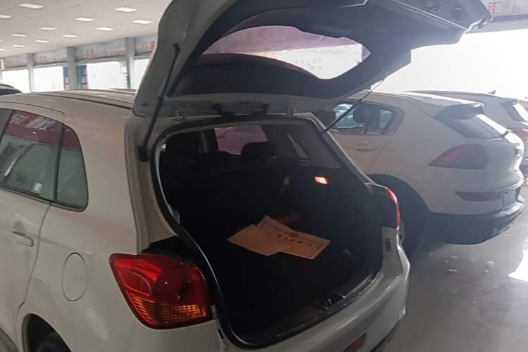 Used Mitsubishi ASX 2018 2.0L CVT Two-Wheel Drive Elite Edition Trunk