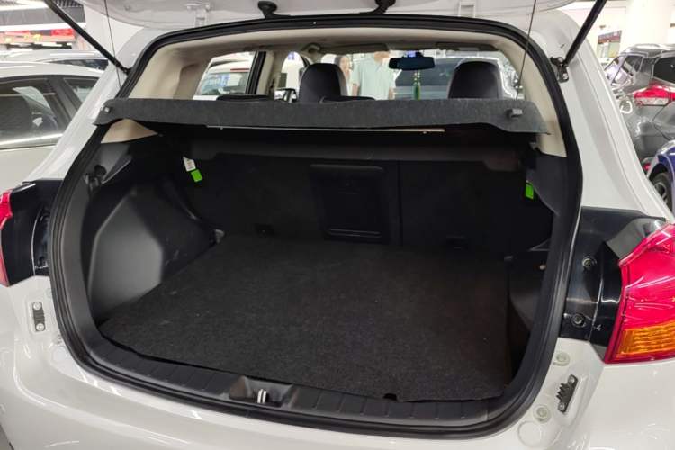Used Mitsubishi ASX 2018 2.0L CVT Two-Wheel Drive Deluxe Edition Trunk