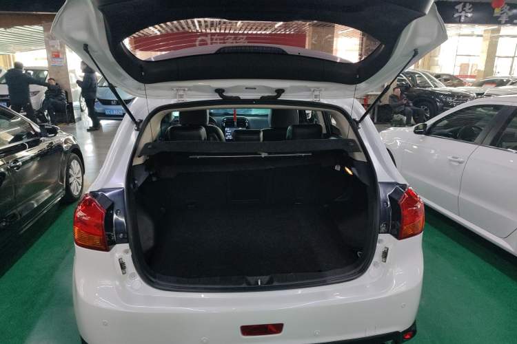 Used Mitsubishi ASX 2018 2.0L CVT Two-Wheel Drive Deluxe Edition Trunk