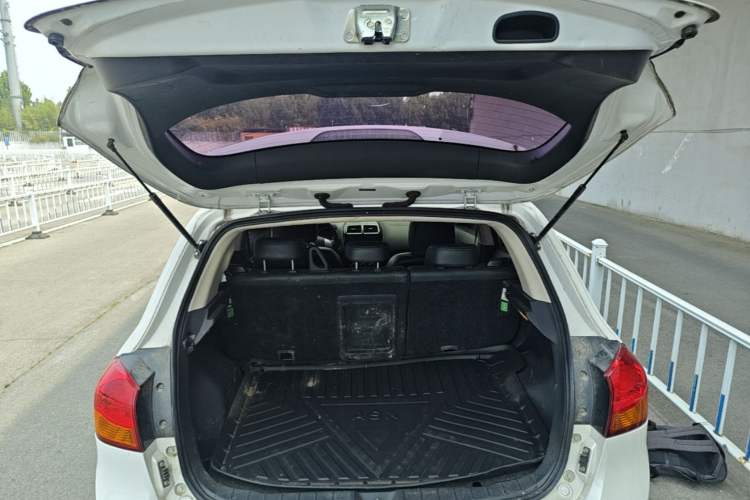 Used Mitsubishi ASX 2018 2.0L CVT Two-Wheel Drive Deluxe Edition Trunk