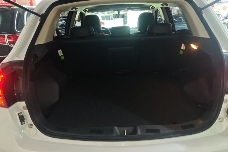 Used Mitsubishi ASX 2018 2.0L CVT Two-Wheel Drive Deluxe Edition Trunk