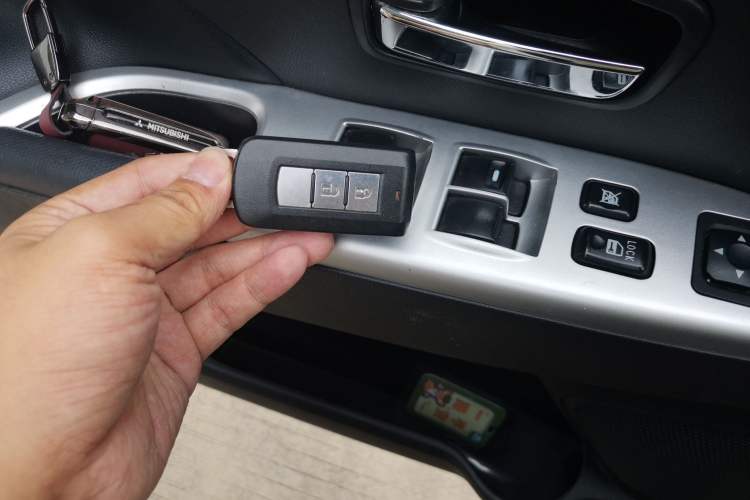 Used Mitsubishi ASX 2018 2.0L CVT Two-Wheel Drive Deluxe Edition Vehicle Key
