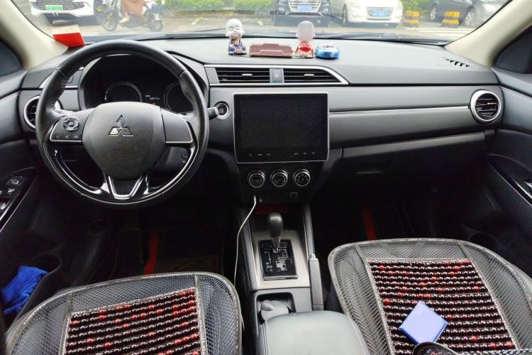 Used Mitsubishi ASX 2020 2.0L CVT Smart Edition Center Console