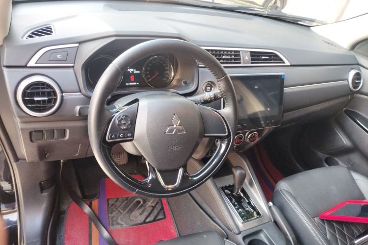 Used Mitsubishi ASX 2020 2.0L CVT Smart Edition Center Console
