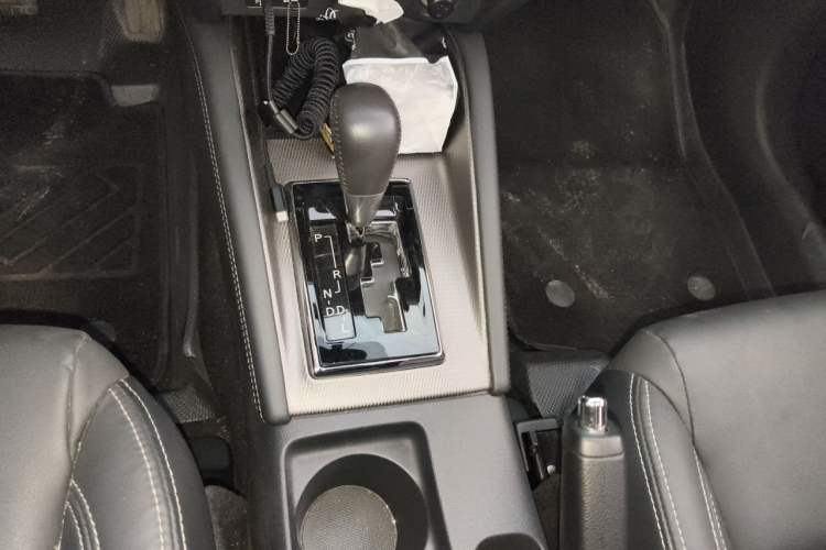 Used Mitsubishi ASX 2020 2.0L CVT Smart Edition Gear Lever