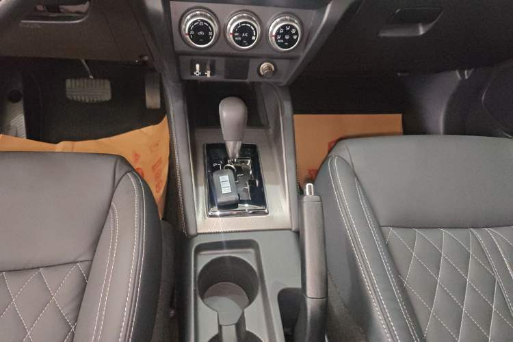 Used Mitsubishi ASX 2020 2.0L CVT Smart Edition Gear Lever