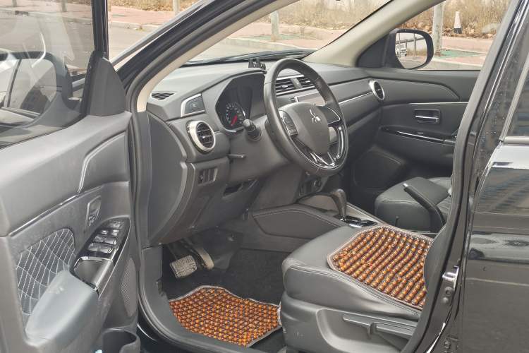 Used Mitsubishi ASX 2020 2.0L CVT Smart Edition Interior 1