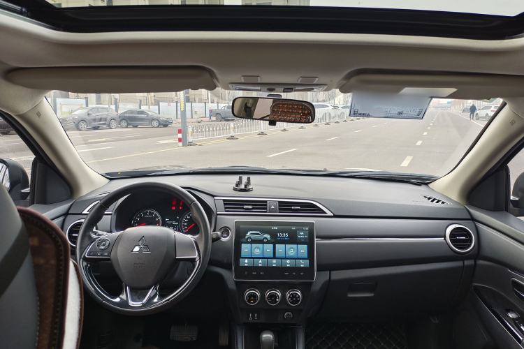Used Mitsubishi ASX 2020 2.0L CVT Smart Edition Interior 3