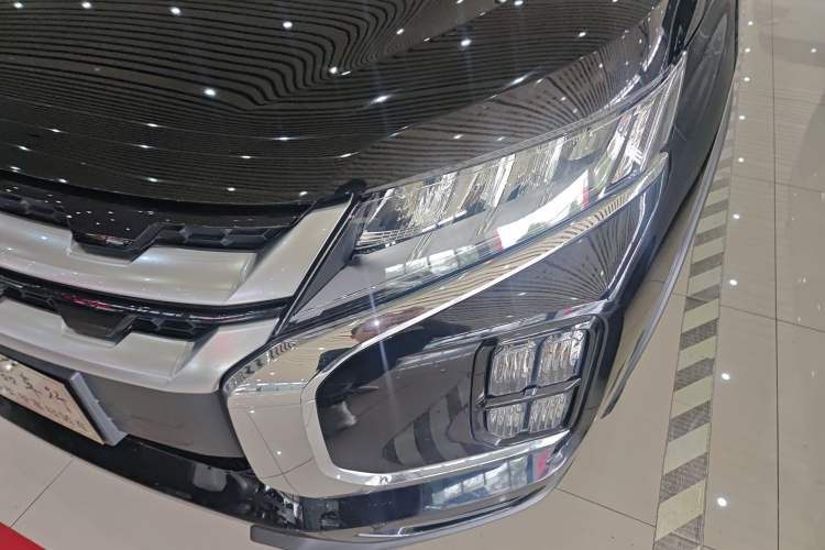 Used Mitsubishi ASX 2020 2.0L CVT Smart Edition Left Front Headlight