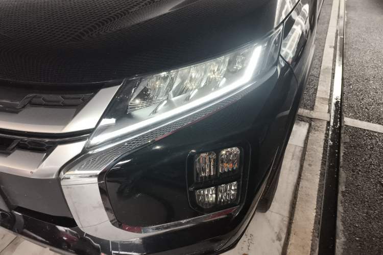 Used Mitsubishi ASX 2020 2.0L CVT Smart Edition Left Front Headlight