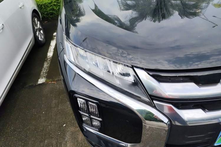 Used Mitsubishi ASX 2020 2.0L CVT Smart Edition Right Front Headlight