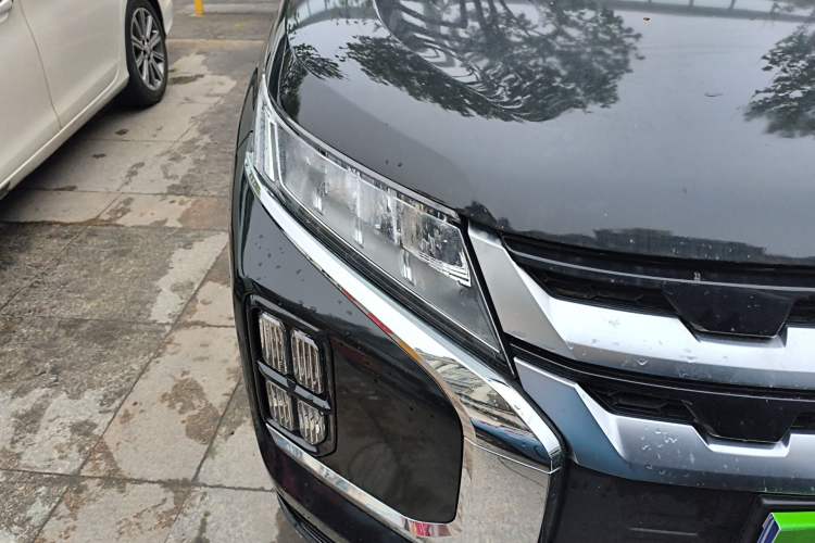 Used Mitsubishi ASX 2020 2.0L CVT Smart Edition Right Front Headlight