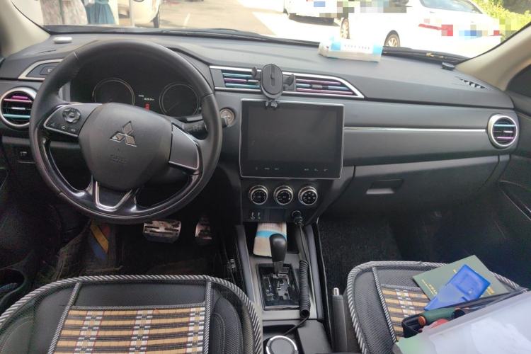 Used Mitsubishi ASX 2020 2.0L CVT Smart Edition Center Console