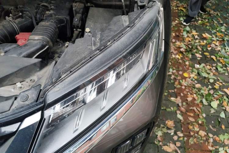 Used Mitsubishi ASX 2020 2.0L CVT Smart Edition Engine Bay Left