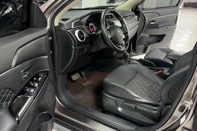 Used Mitsubishi ASX 2020 2.0L CVT Smart Edition Interior 2