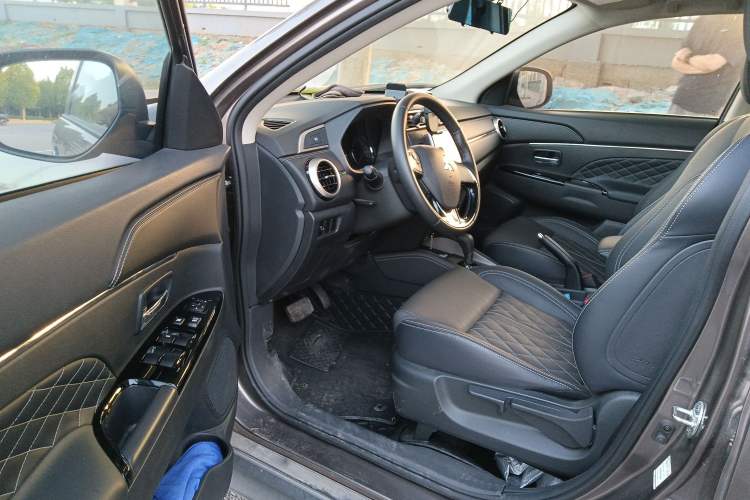 Used Mitsubishi ASX 2020 2.0L CVT Smart Edition Interior 3