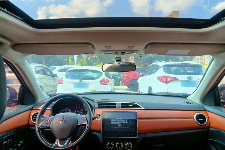 Used Mitsubishi ASX 2020 2.0L CVT Smart Edition Center Console