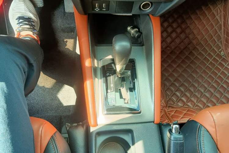 Used Mitsubishi ASX 2020 2.0L CVT Smart Edition Gear Lever