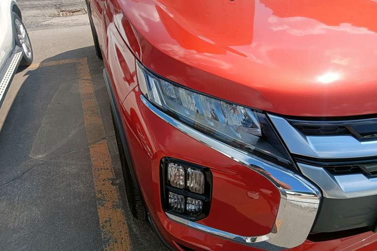 Used Mitsubishi ASX 2020 2.0L CVT Smart Edition Right Front Headlight