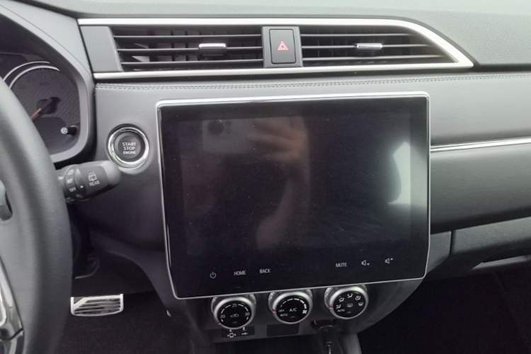 Used Mitsubishi ASX 2020 2.0L CVT Smart Edition Audio And AC Panel