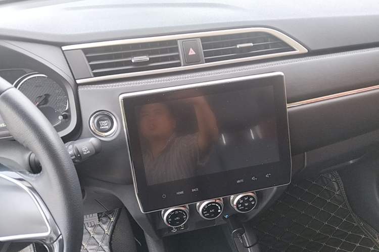 Used Mitsubishi ASX 2020 2.0L CVT Smart Edition Audio And AC Panel