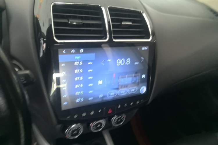 Used Mitsubishi ASX 2020 2.0L CVT Smart Edition Audio And AC Panel