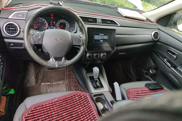 Used Mitsubishi ASX 2020 2.0L CVT Smart Edition Center Console