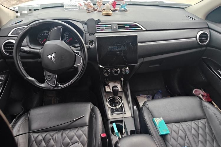 Used Mitsubishi ASX 2020 2.0L CVT Smart Edition Center Console