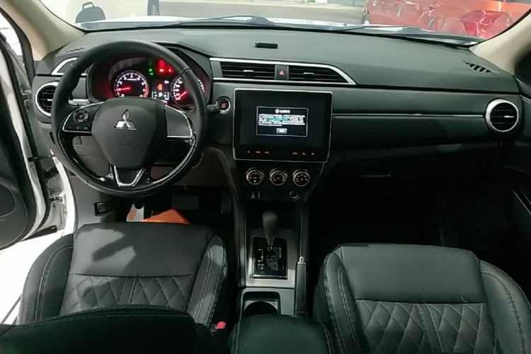 Used Mitsubishi ASX 2020 2.0L CVT Smart Edition Center Console