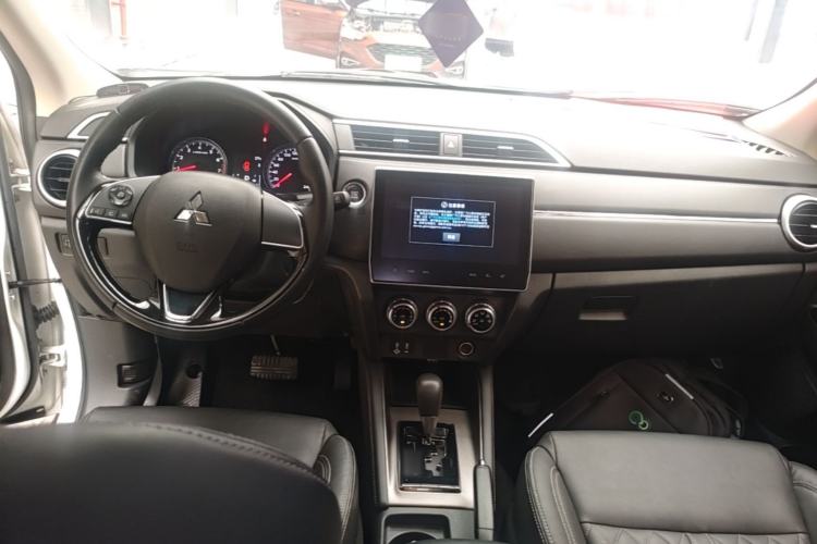 Used Mitsubishi ASX 2020 2.0L CVT Smart Edition Center Console