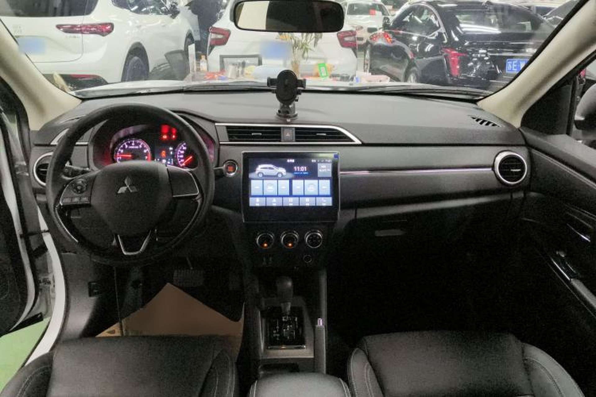 Used Mitsubishi ASX 2020 2.0L CVT Smart Edition Center Console