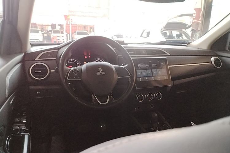 Used Mitsubishi ASX 2020 2.0L CVT Smart Edition Center Console