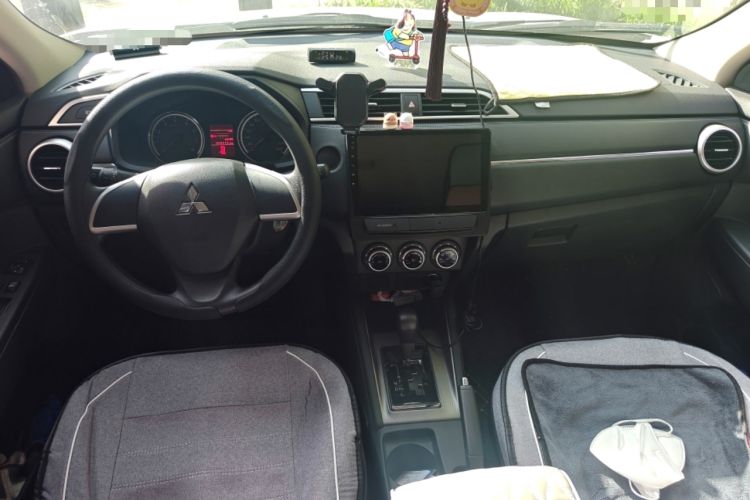 Used Mitsubishi ASX 2020 2.0L CVT Active Version Center Console