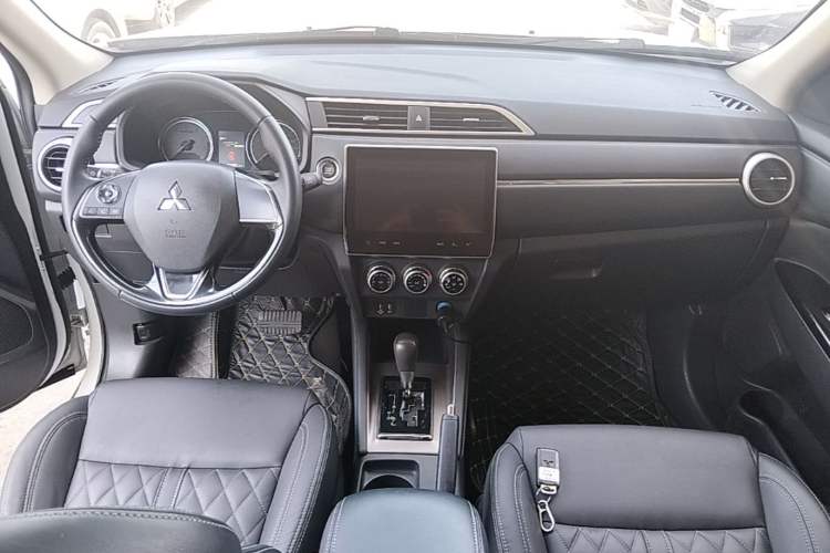 Used Mitsubishi ASX 2020 2.0L CVT Smart Edition Center Console